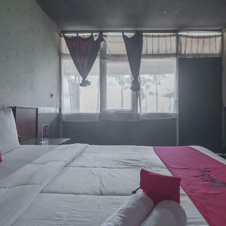 Reddoorz @ Maribaya Street Hotel Lembang Luaran gambar